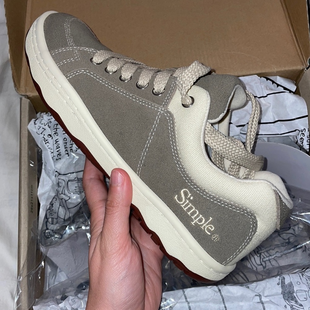 SIMPLE brand skateboard shoes